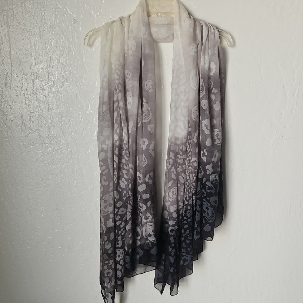 Alexander McQUEEN Scarf / Wrap - Picture 3 of 7